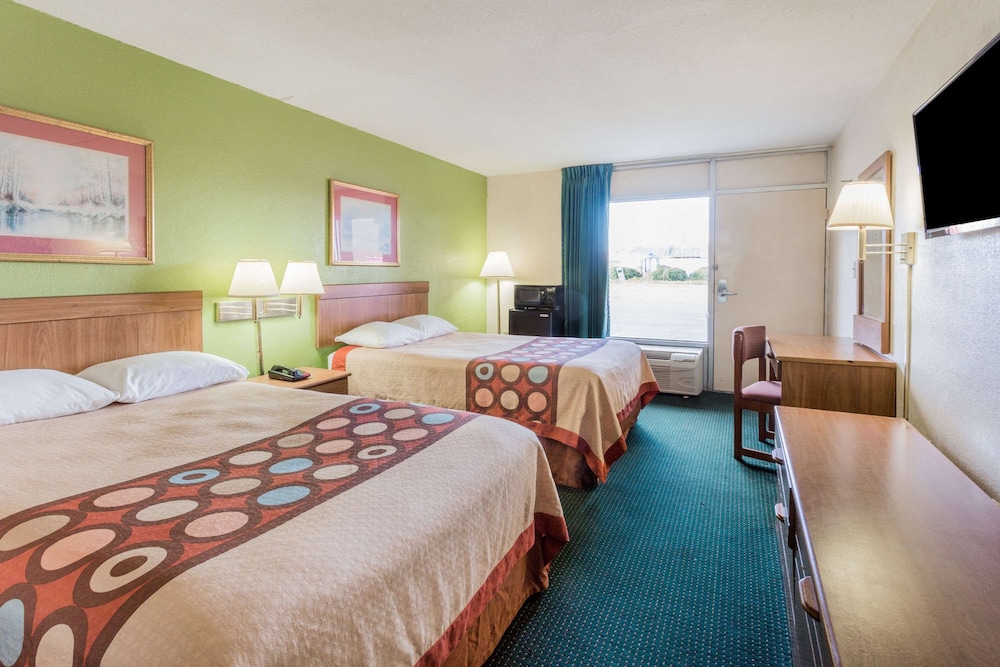 Super 8 by Wyndham Tifton - photo 22
