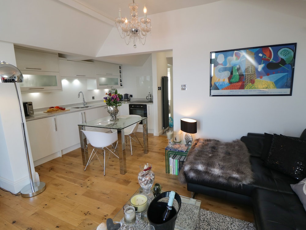 Flat 3 Peacehaven — Whitby — photo 3