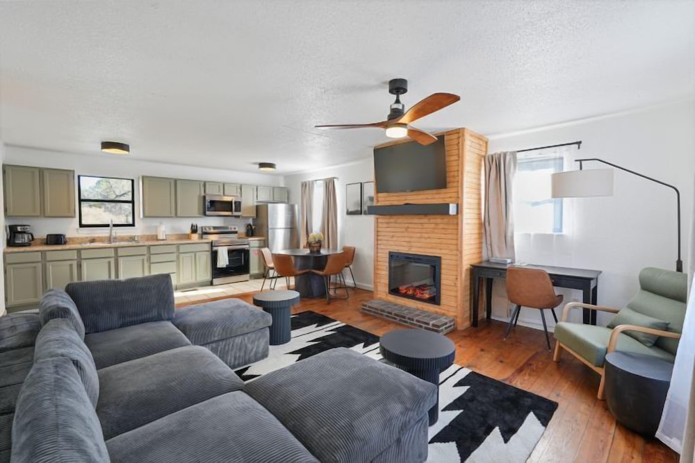 Tremont Lodge & Resort - photo 159