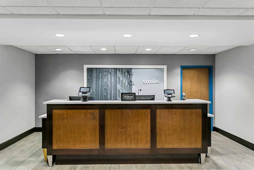 Hampton Inn & Suites Baltimore Woodlawn - photo 3