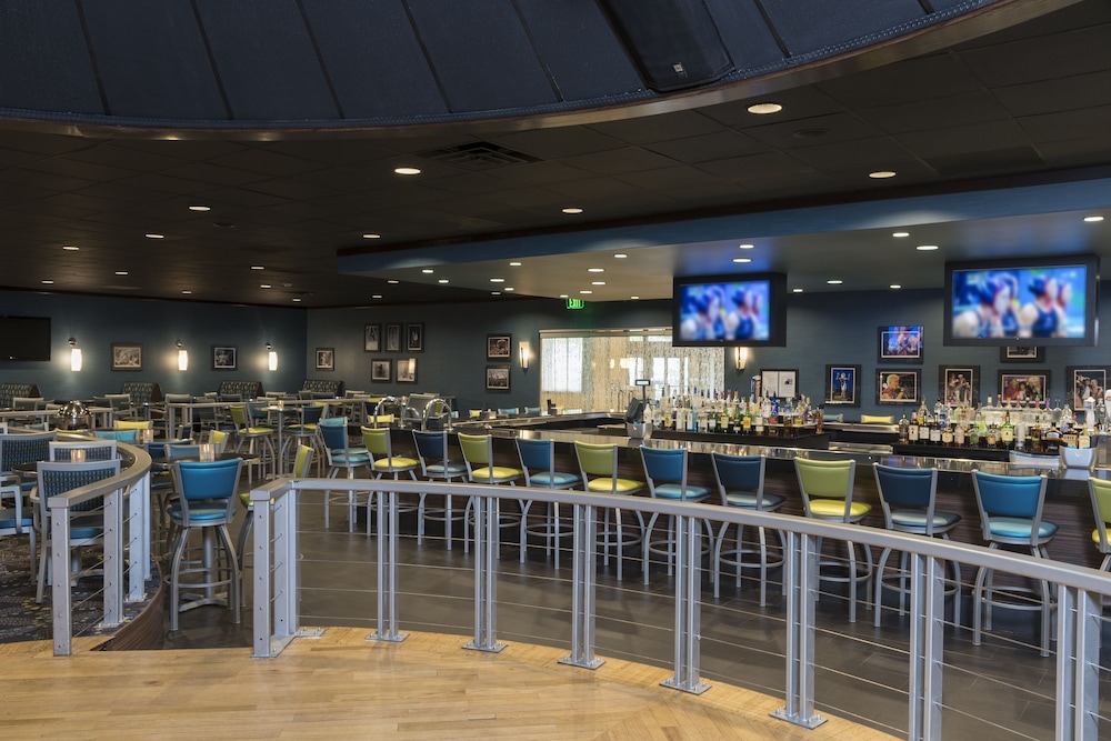 Holiday Inn Cleveland S Independence by IHG - carbon neutral hotel in Independence