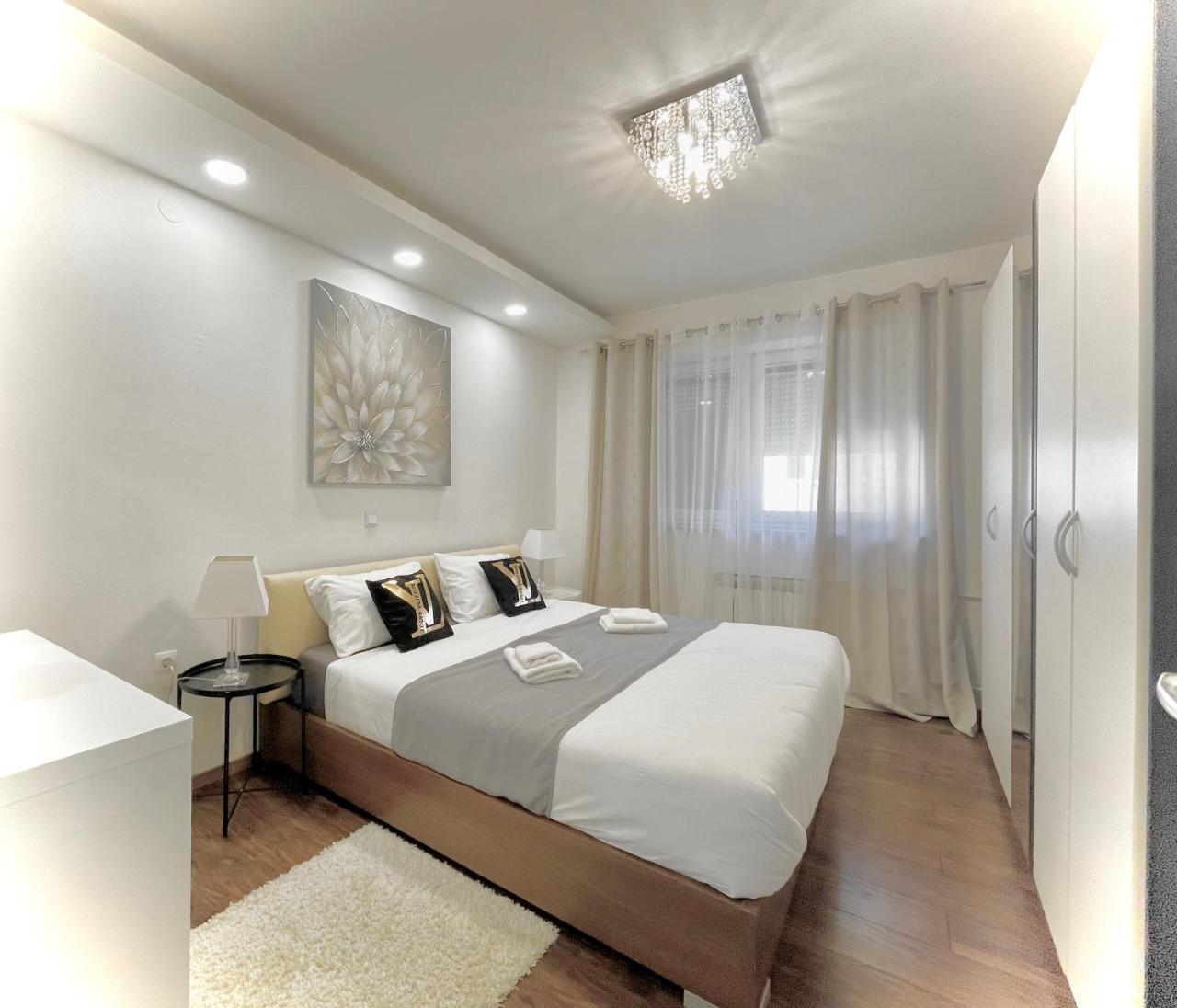 Holiday House Mimoza 2 Massage Pools — 4-Star Luxury Hotel in Otocac, Croatia