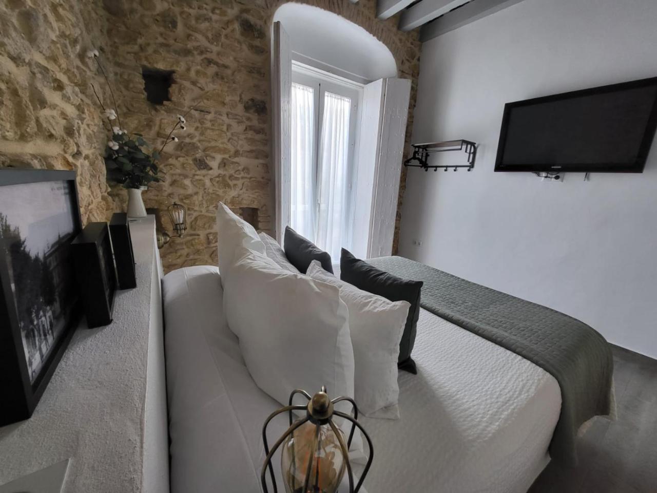 Alojamientos Plaza de Espana — 4-Star Luxury Hotel in Medina Sidonia, Spain