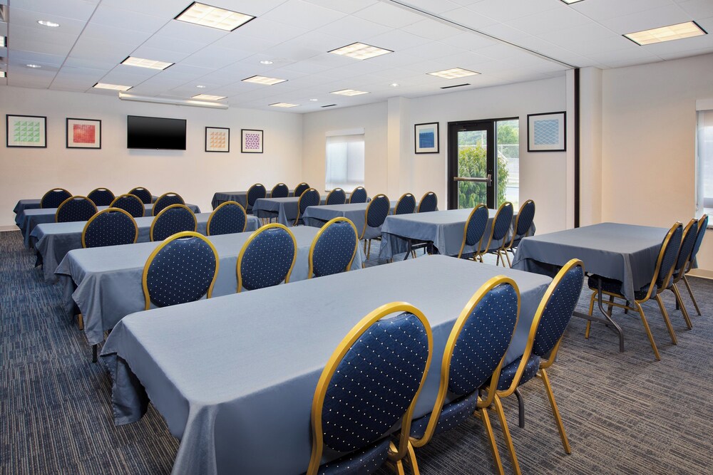Holiday Inn Express Hotel & Suites Athens - photo 43