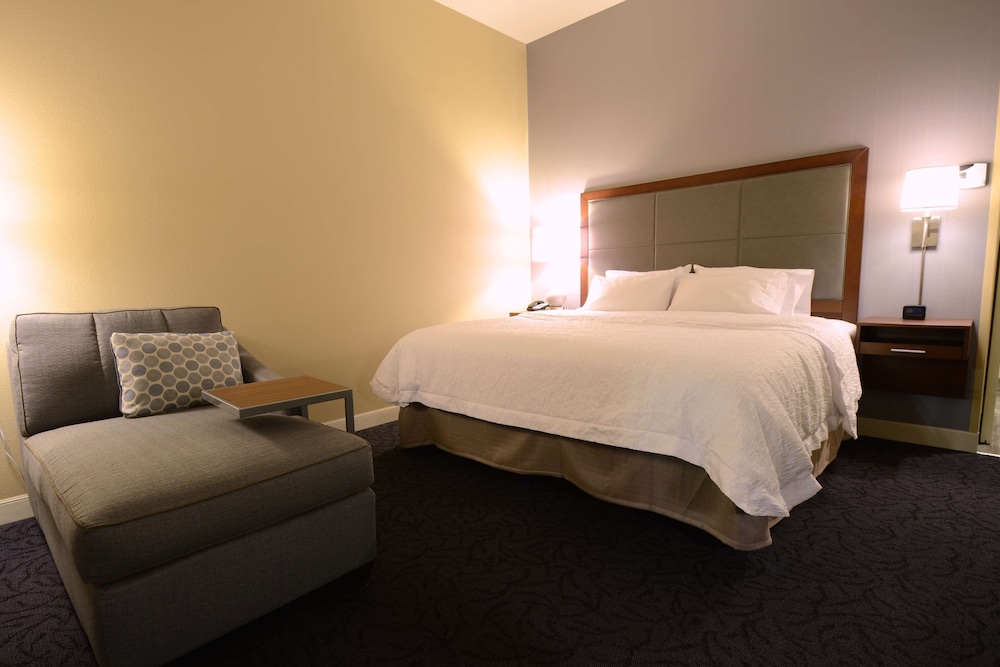 Hampton Inn & Suites Cazenovia - photo 13