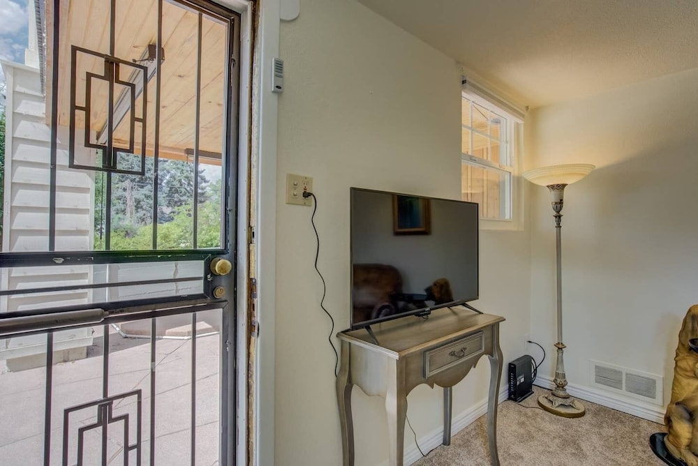 5BR Mnt Viewsdowntown Luxuryfirepit & RV Parking - photo 18
