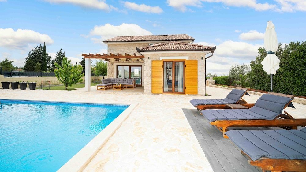 Villa Lucia — 4-Star Luxury Hotel in Skradin, Croatia