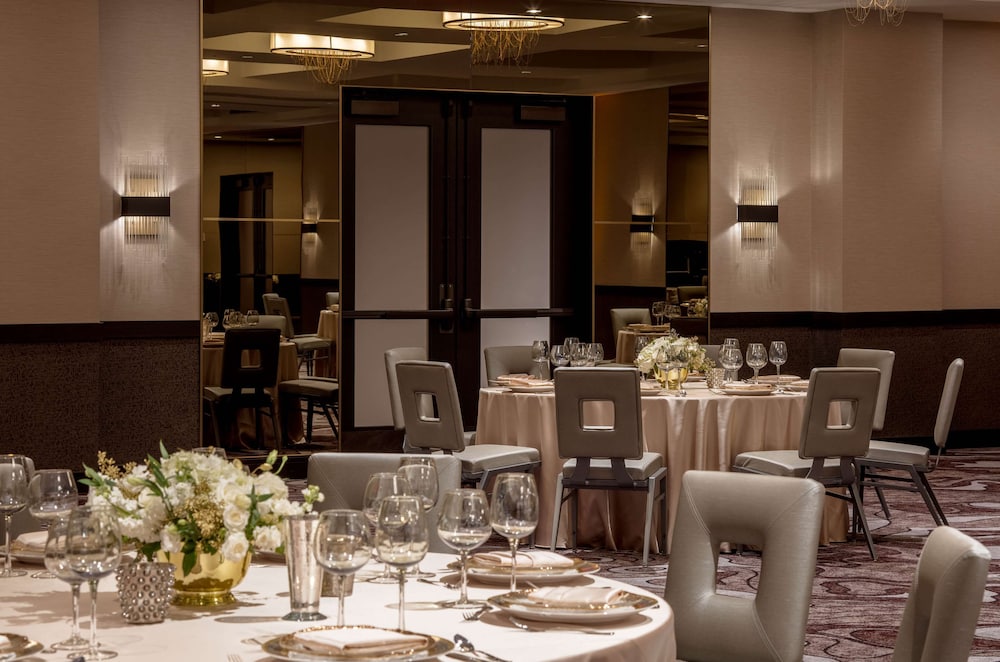 Embassy Suites by Hilton Minneapolis Downtown - photo 37