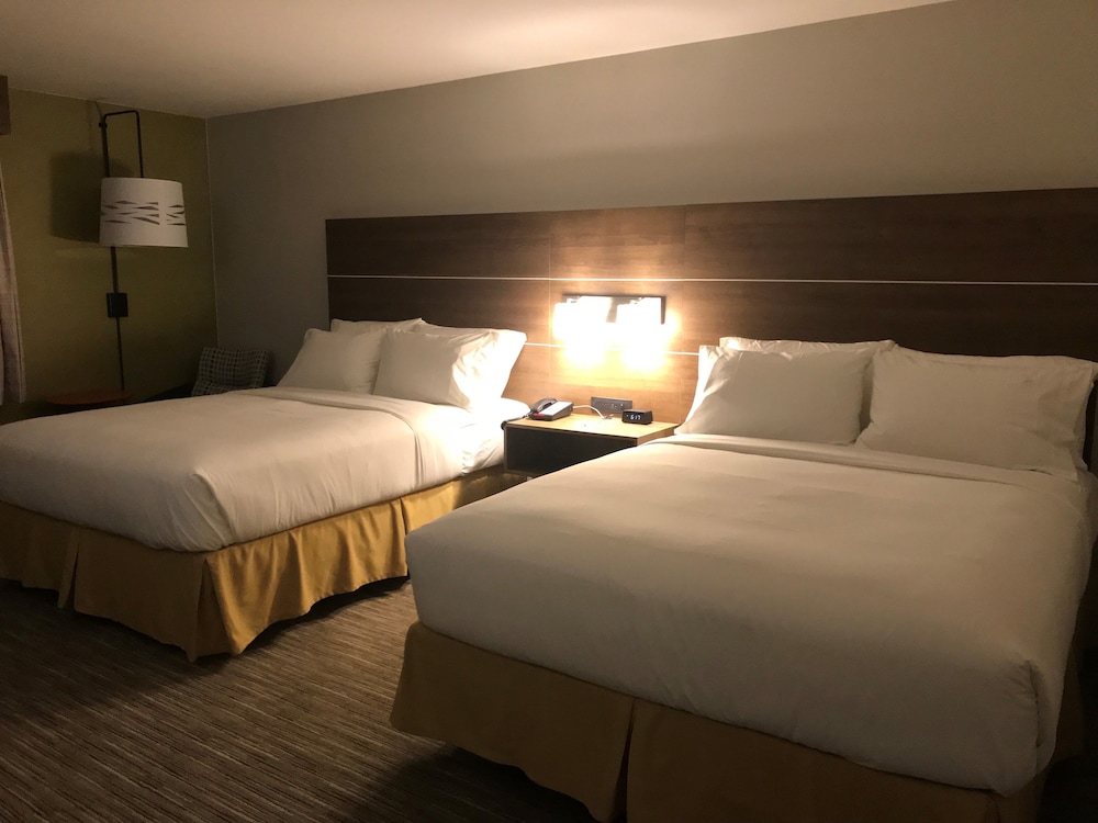 Holiday Inn Express & Suites Camarillo by IHG - photo 6