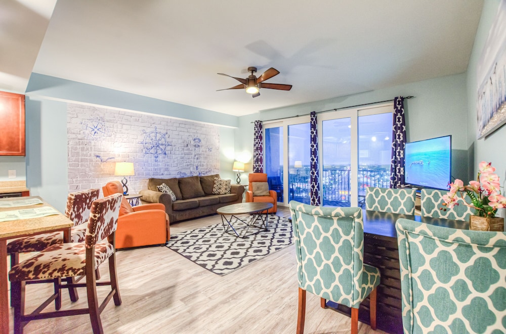 Laketown Wharf Resort by Aneliya's Rentals - photo 573
