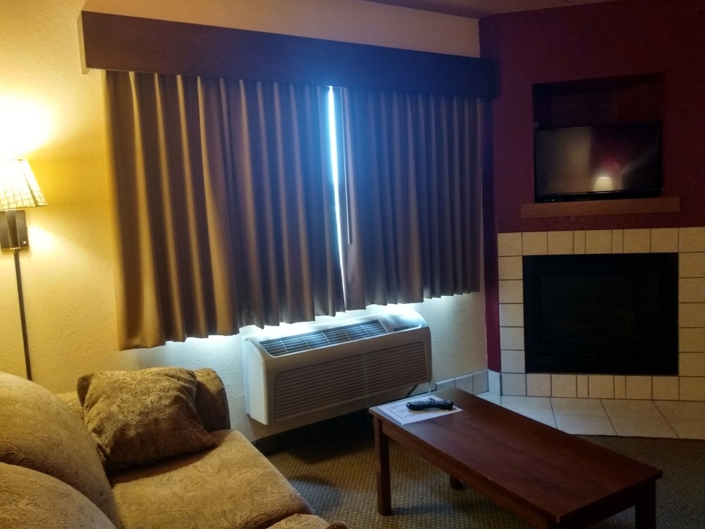 Madelia Hotel & Suites - photo 12