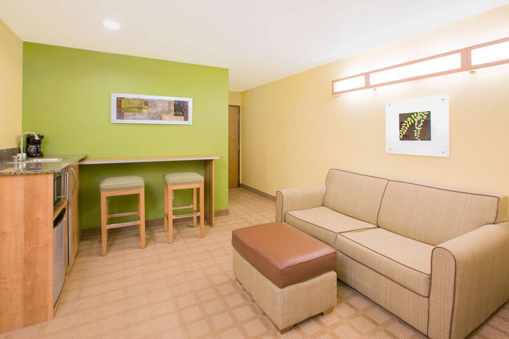 Microtel Inn & Suites by Wyndham Delphos - photo 15