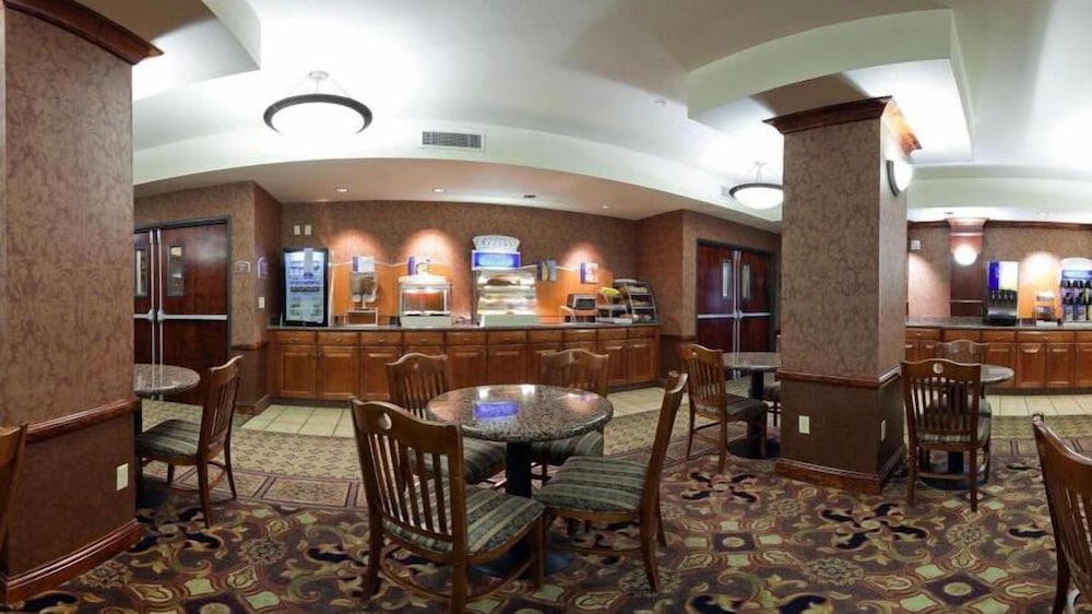 Holiday Inn Express & Suites Barstow Route 66 by IHG - photo 62