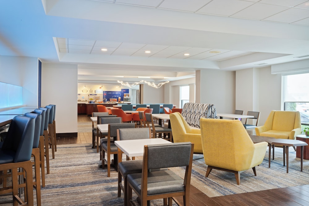 Holiday Inn Express & Suites Cincinnati Riverfront by IHG - photo 5