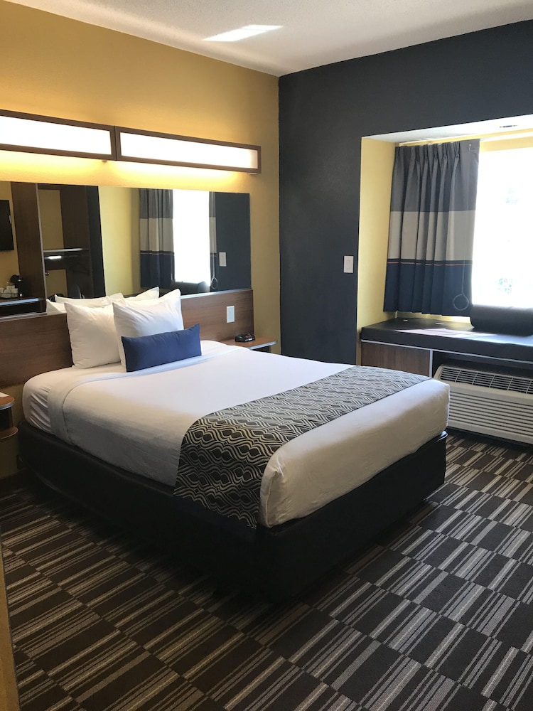 Microtel Inn & Suites by Wyndham Columbus Near Fort Benning - photo 13