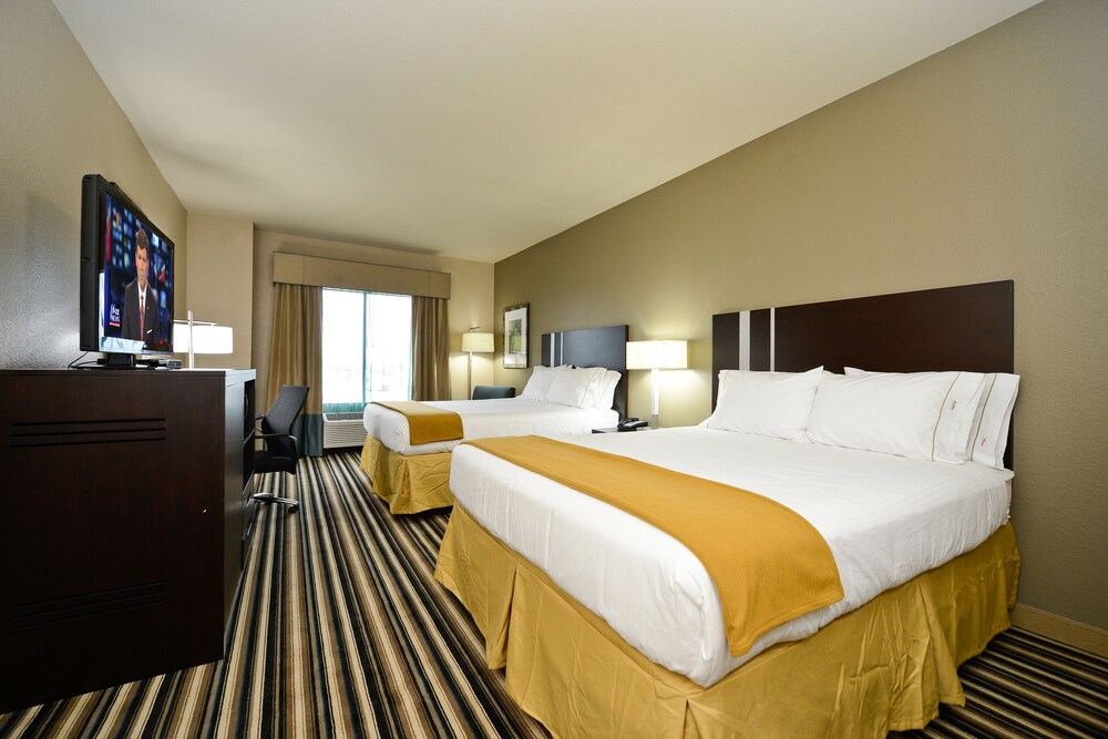 Holiday Inn Express & Suites Forrest City by IHG - photo 9