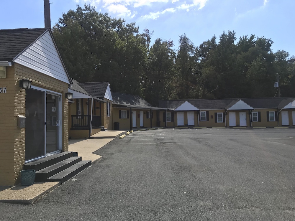 Red Carpet Inn Alexandria VA in Alexandria, United States