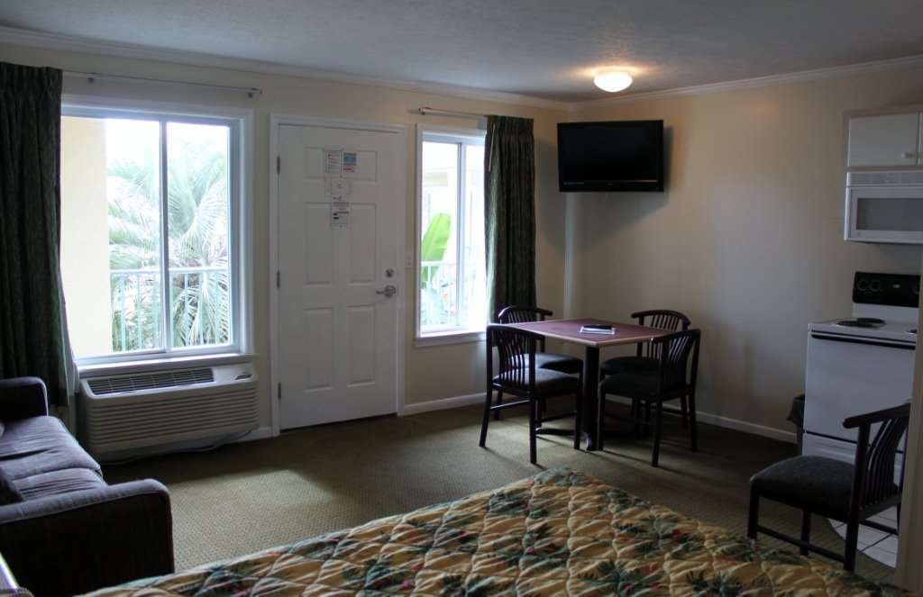 The Flamingo Hotel and Tower - photo 10