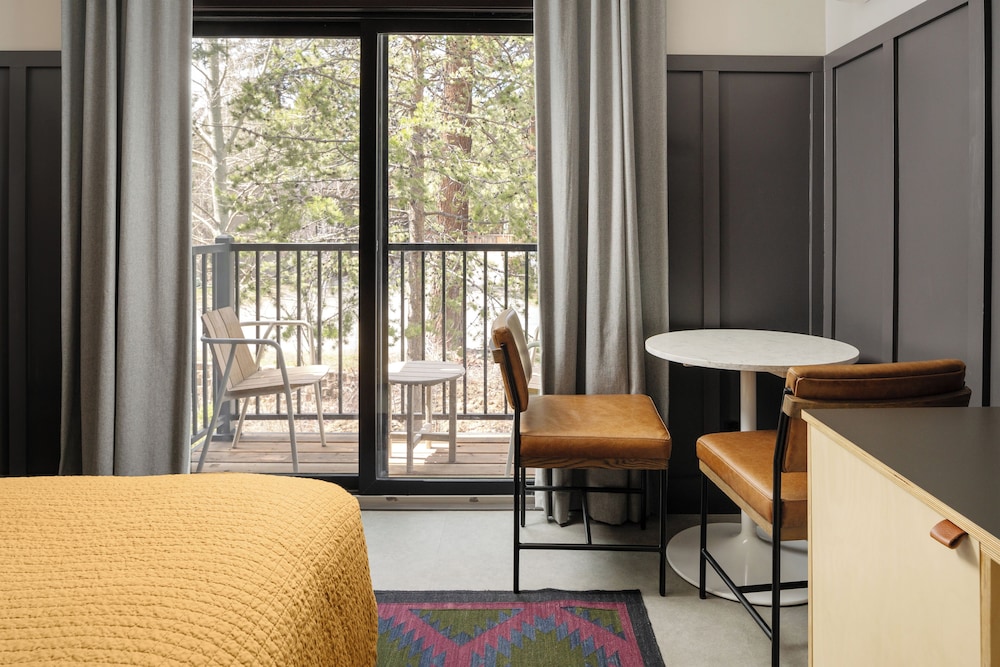 The Coachman Hotel - photo 55