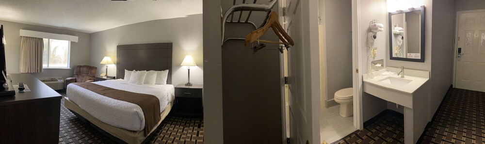 Adams Inn - photo 13