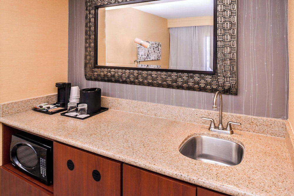 Courtyard Marriott Victorville - photo 46