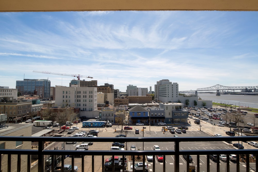 Hampton Inn & Suites Baton Rouge Downtown - photo 21
