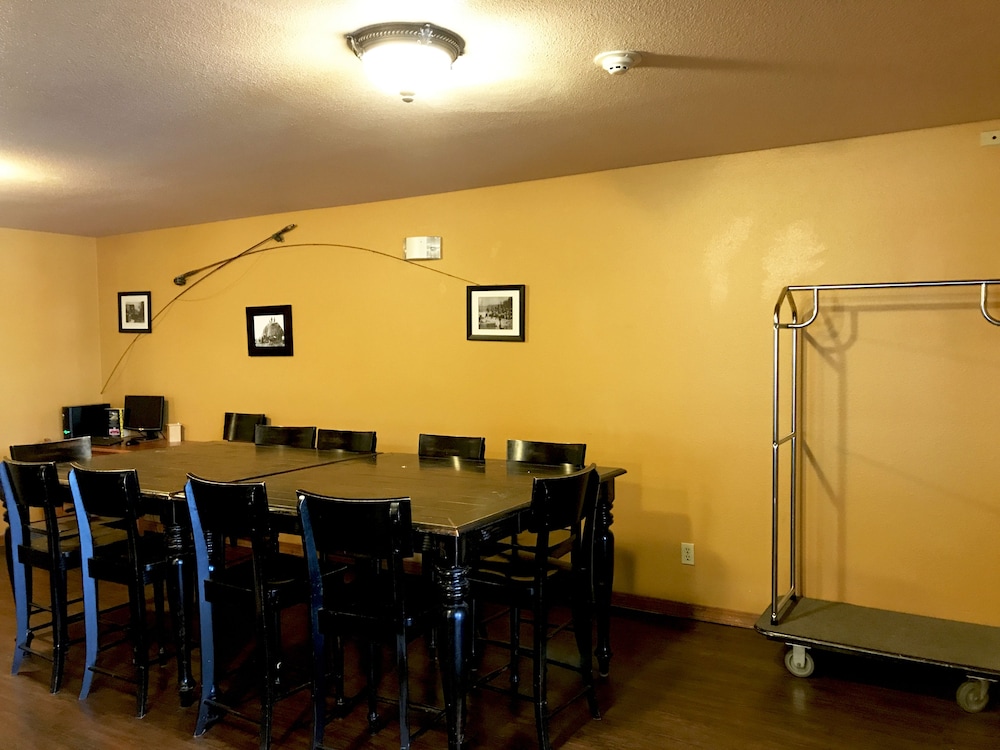 FairBridge Inn & Suites Kellogg - photo 44