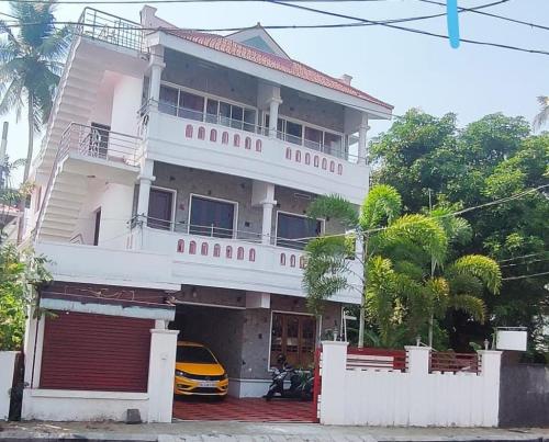 Rampart Home Stay & Backpackers Hostels