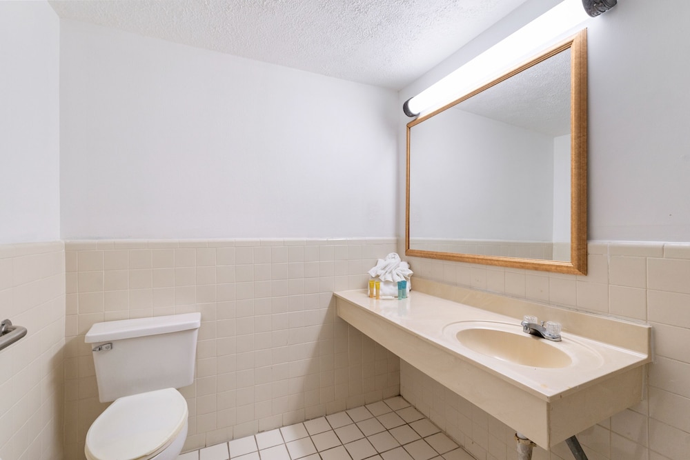 Travelodge Inn and Suites by Wyndham Historic Area - photo 17