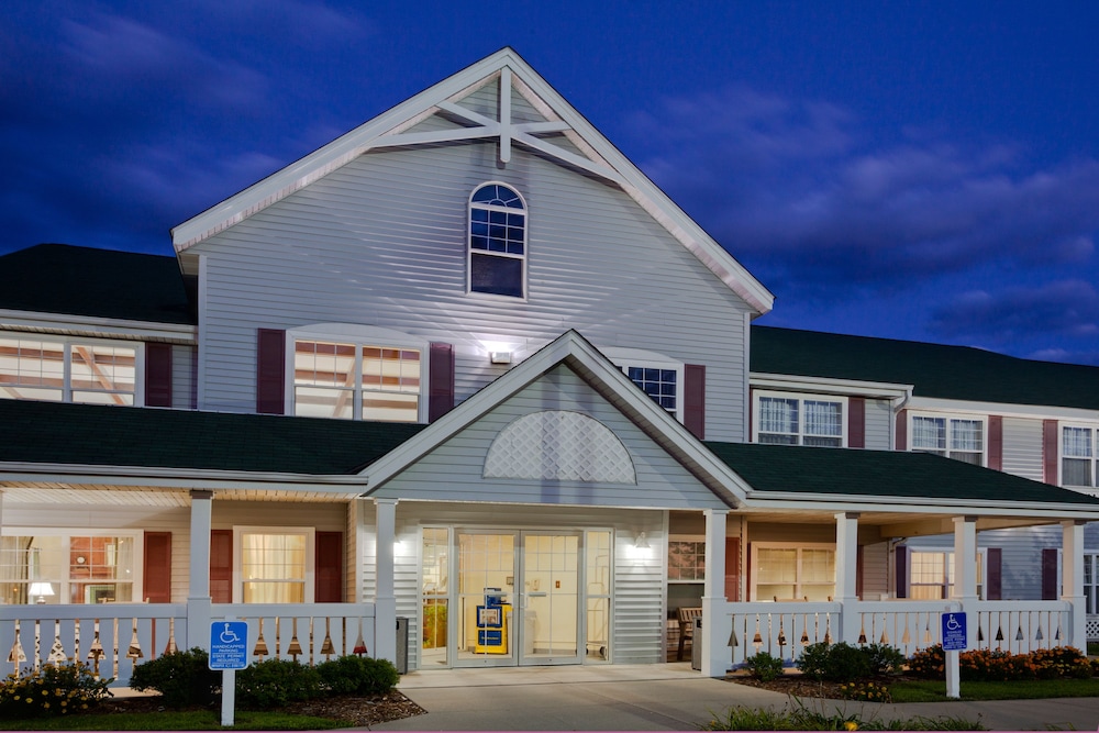Country Inn & Suites by Radisson Grinnell IA - photo 17