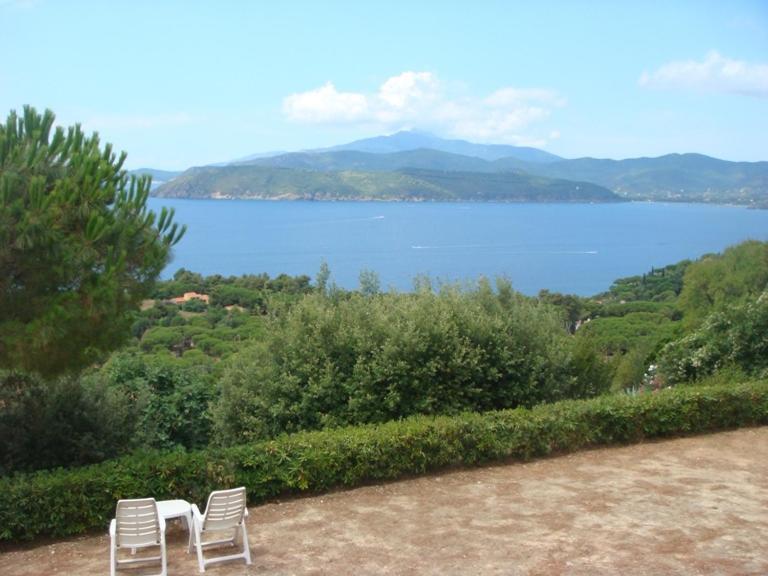 Appartamenti Claudia Capoliveri — 4-Star Luxury Hotel in Capoliveri, Italy