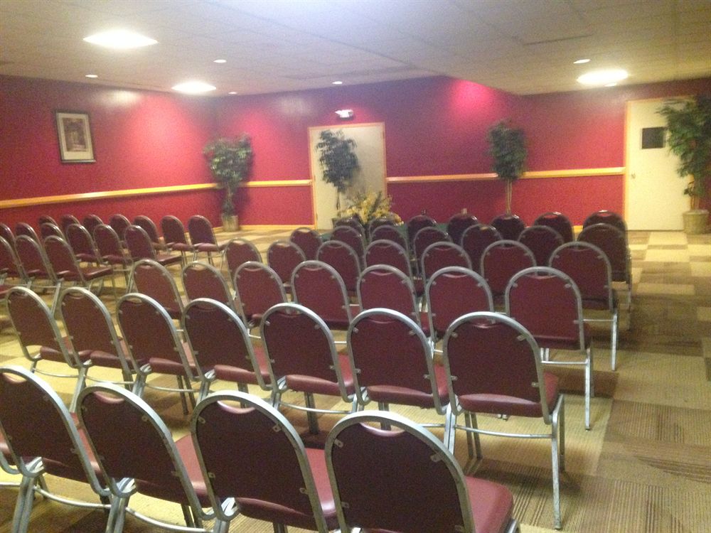 Country Hearth Inn & Suites Hotels - photo 10
