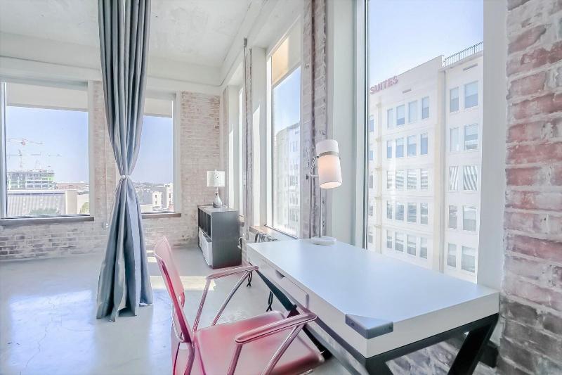 Luxury Downtown Dallas Stay by Amyfinehouse - photo 130