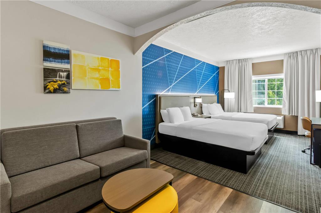 Comfort Suites Clackamas - photo 36