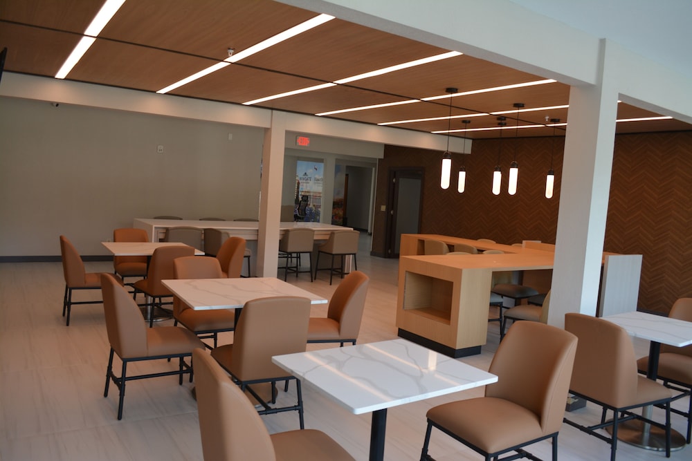 Wingate By Wyndham College Station South - photo 13