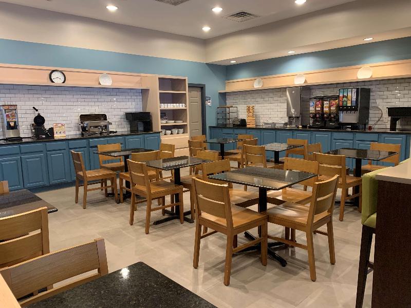 Portage Inn & Suites Kalamazoo - photo 20