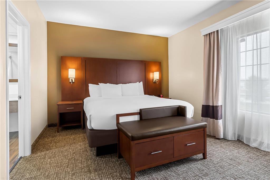 Comfort Suites near Camp Lejeune - photo 22