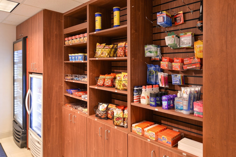 Holiday Inn Express Sacramento Airport Woodland by IHG - photo 66