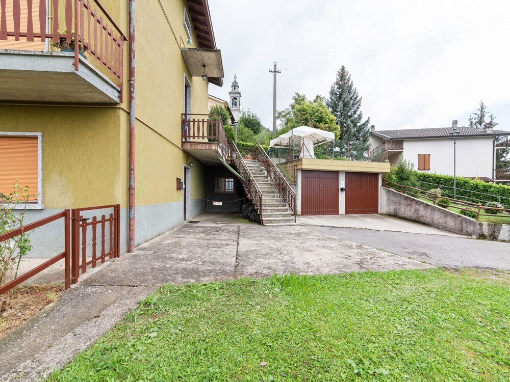 Hilltop Holiday Home In Miragolo San Salvatore With Garden 14459324 — Zogno
