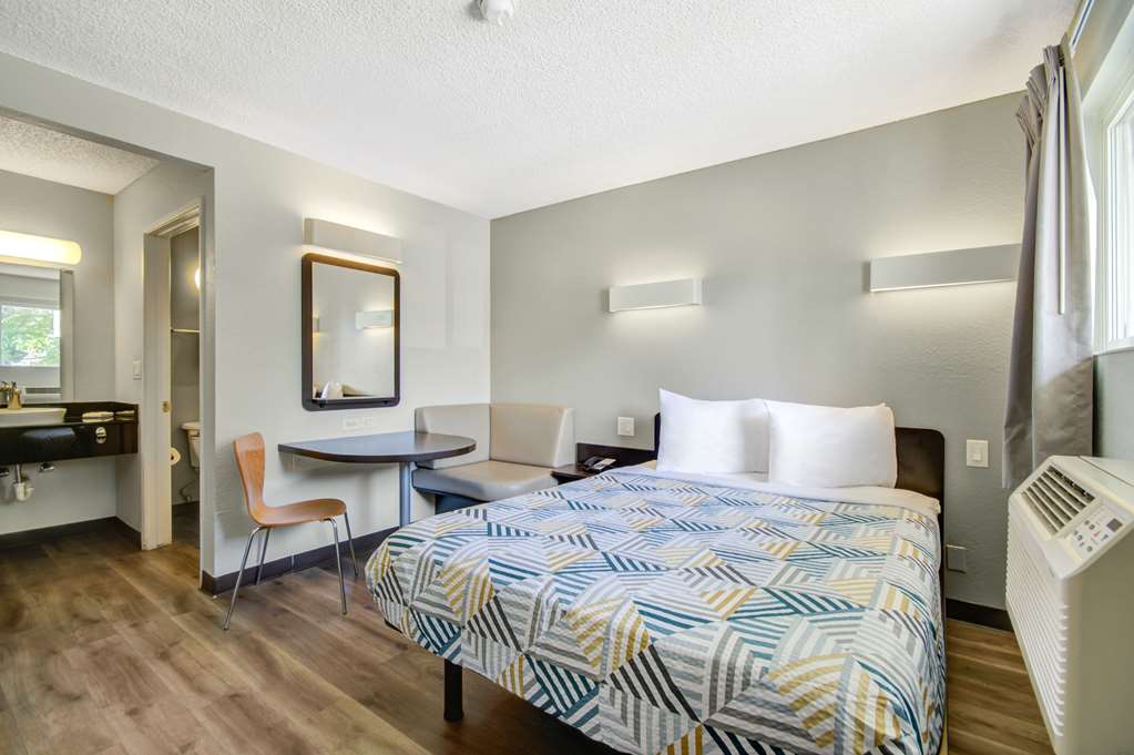 Motel 6 San Jose CA Airport - photo 17