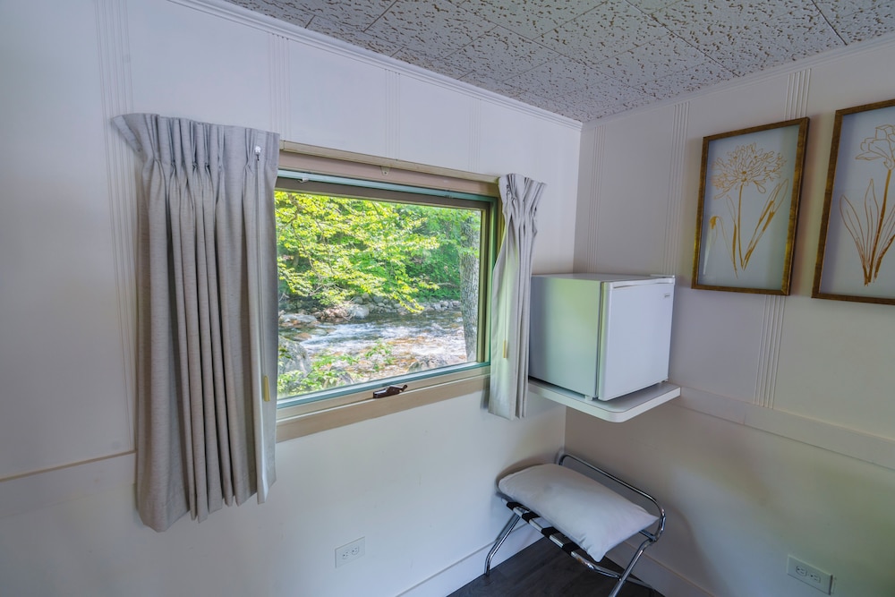 Mount Coolidge Motel - photo 33