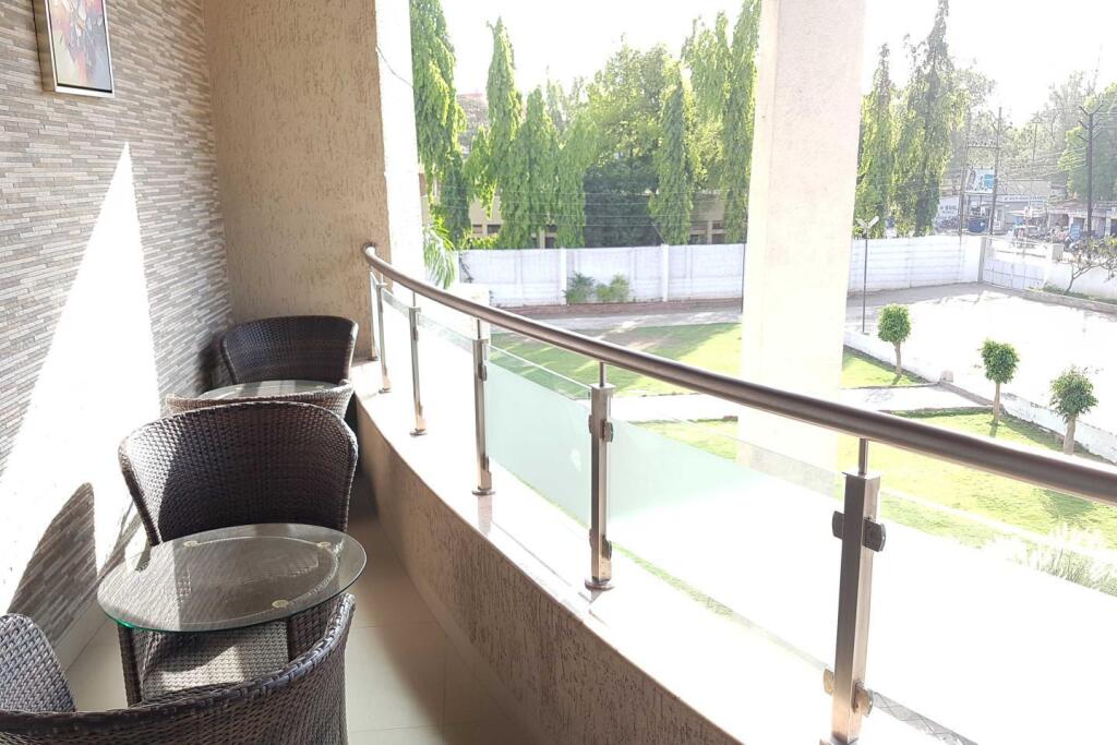 Saffron Hotel — Jalna — photo 3