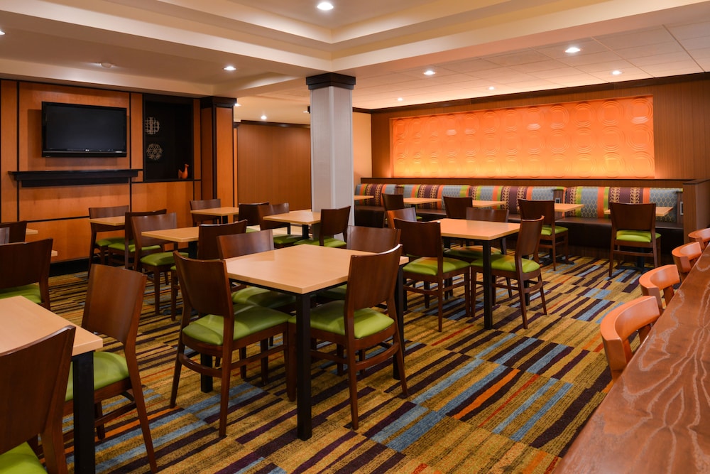 Fairfield Inn & Suites by Marriott Fort Wayne - photo 35