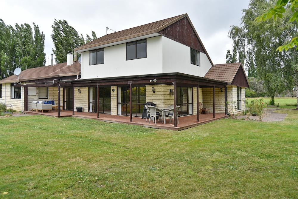 Kaiapoi Lakes Christchurch Holiday Homes — 4-Star Luxury Hotel in Kaiapoi, New Zealand