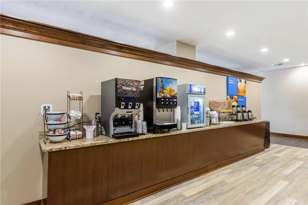 Comfort Inn & Suites Event Center - photo 21