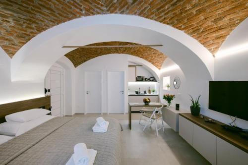 Brick Studio Apartment Tkalča — 4-Star Luxury Hotel in Zagreb, Croatia