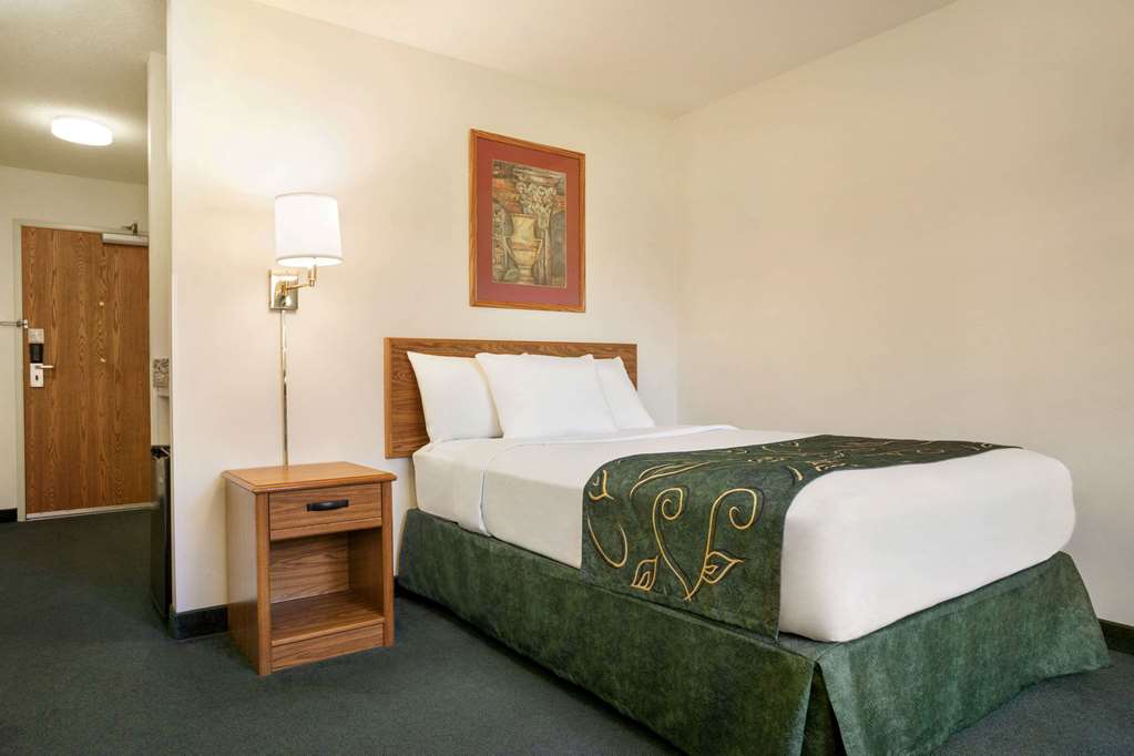 Travelodge by Wyndham Morrill - photo 9