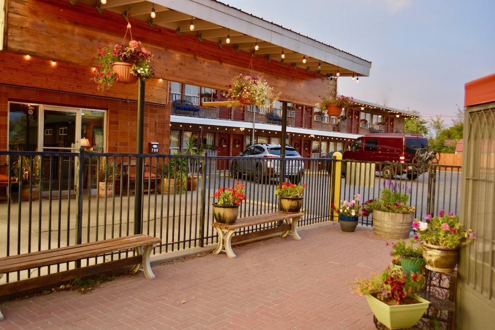 Lariat Motel - photo 27
