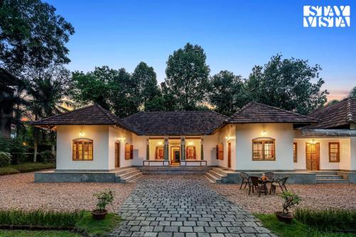 CVM House with Lawn at Thiruvalla by StayVista — 4-Star Luxury Hotel in Alleppey, India