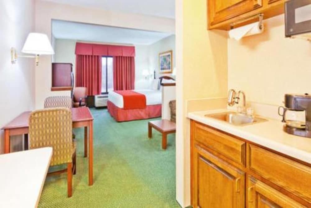 Auburn Place Hotel & Suites Paducah - photo 16